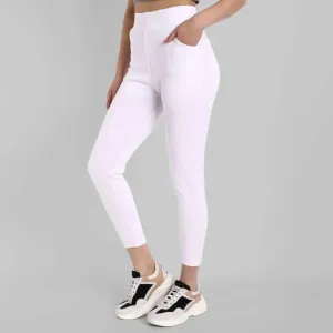 Alluring White Lycra Solid Skinny Fit Jeggings For Women